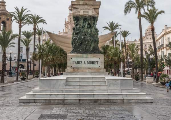 Cádiz Cádiz Wir lassen es uns nicht entgehen, Cádiz, das frühere Tor zur neuen Welt und den ehemaligen Hafen der legendären...